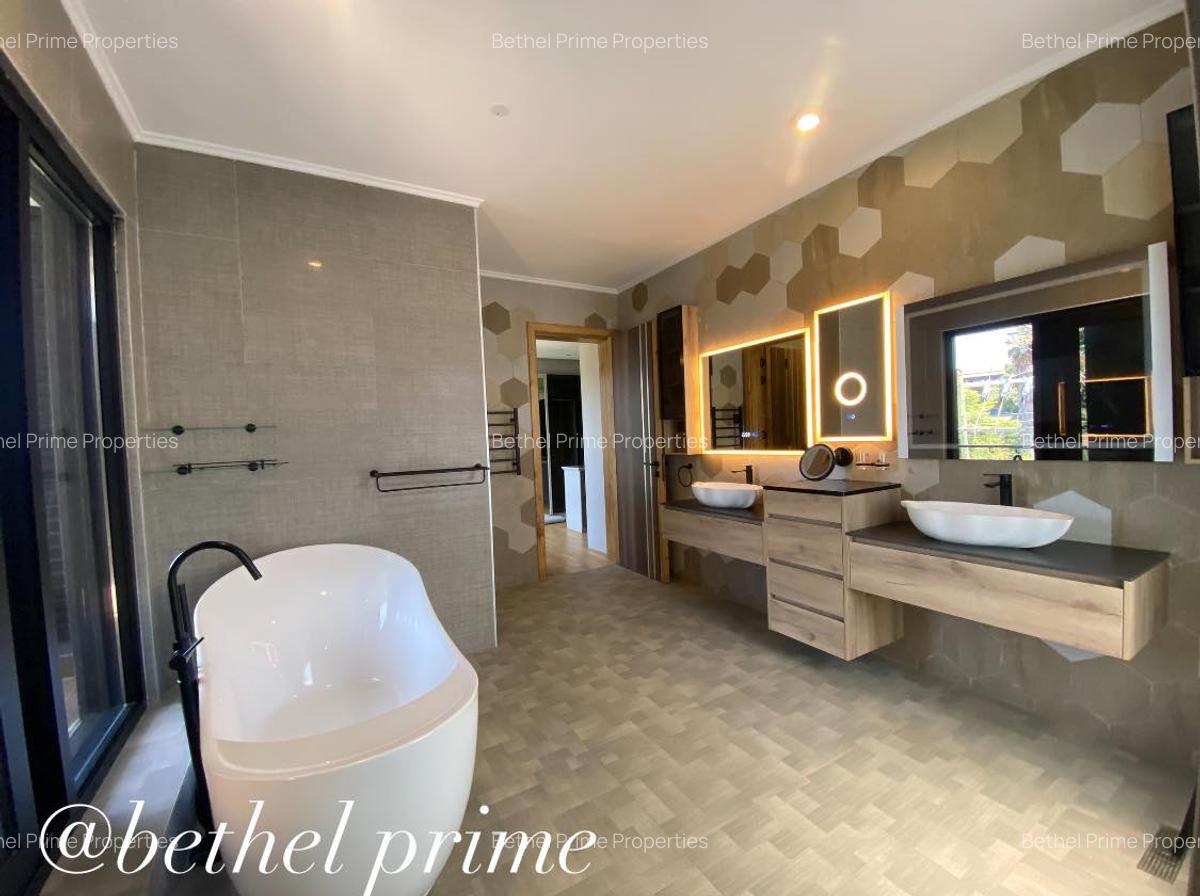 4 Bed Villa with En Suite in Lavington - 11