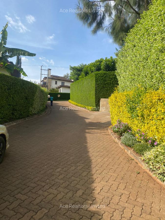 4 Bed Townhouse with En Suite at Redhill - 3