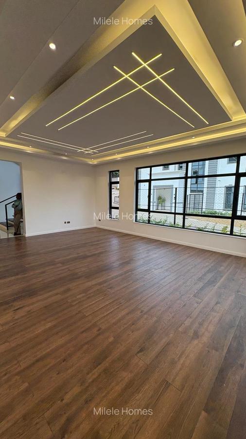 5 Bed Villa with En Suite in Lavington - 19