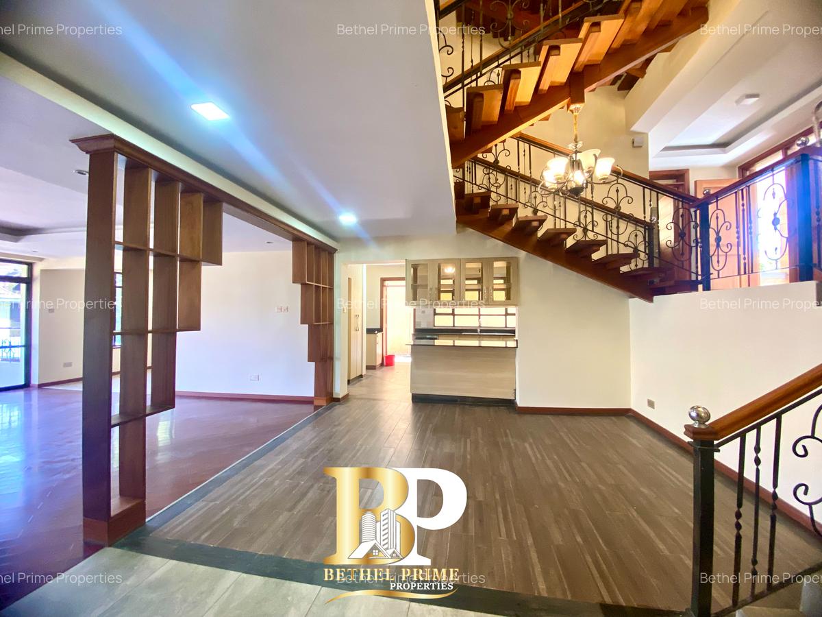 5 Bed Townhouse with En Suite in Lavington - 17