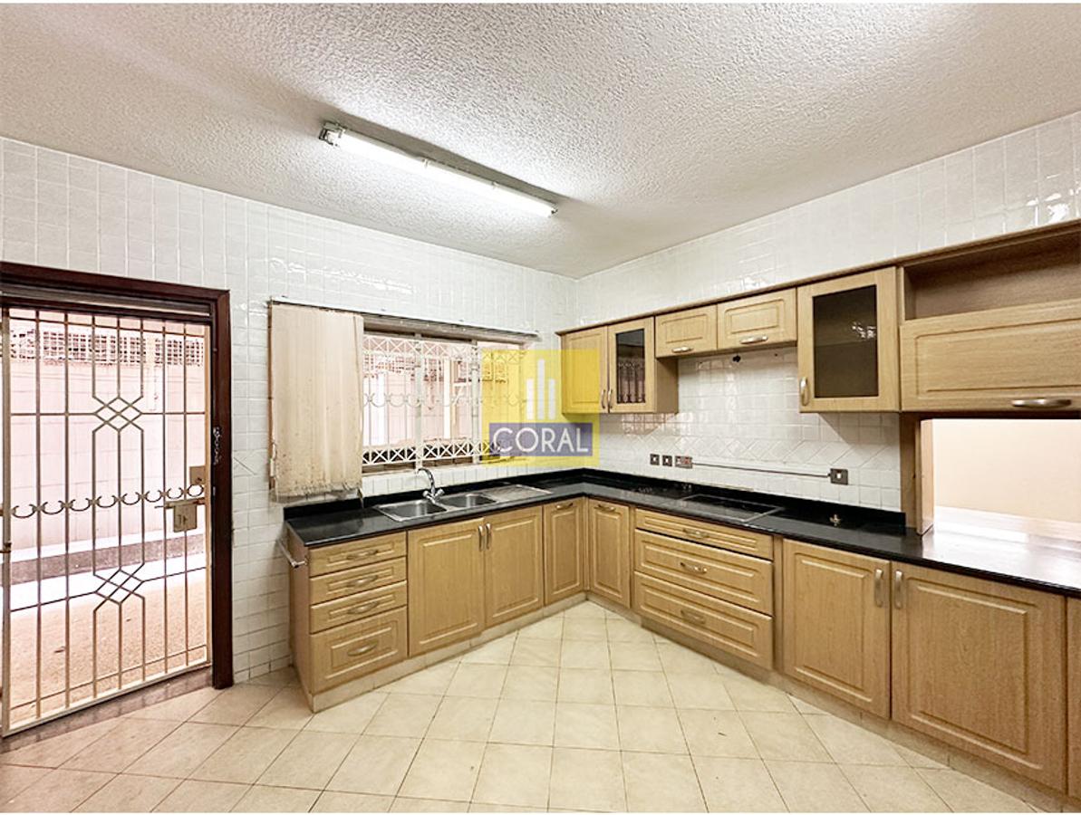 4 Bed Apartment in Parklands - 4