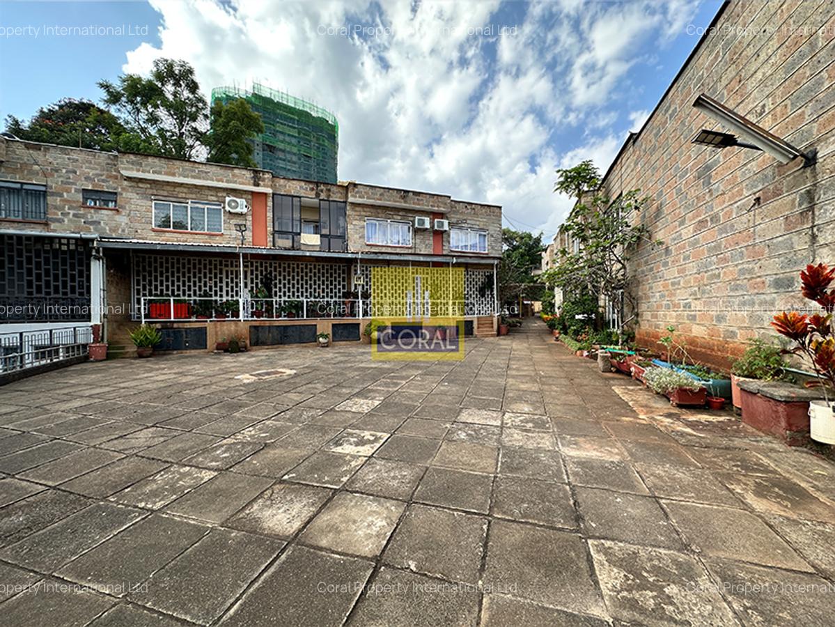 4 Bed Townhouse in Westlands Area - 18