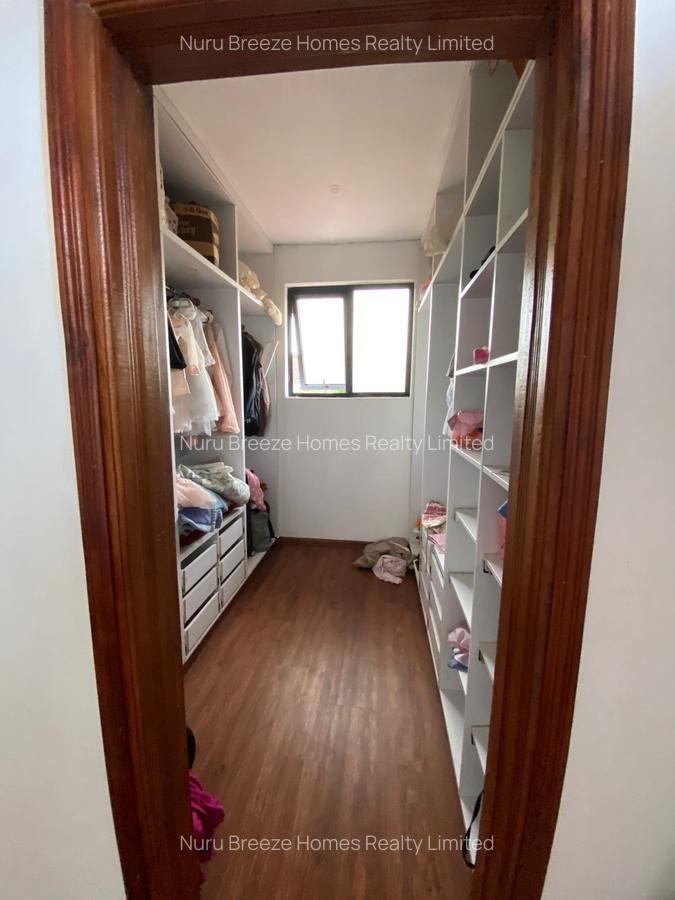 5 Bed House with En Suite in Runda - 11