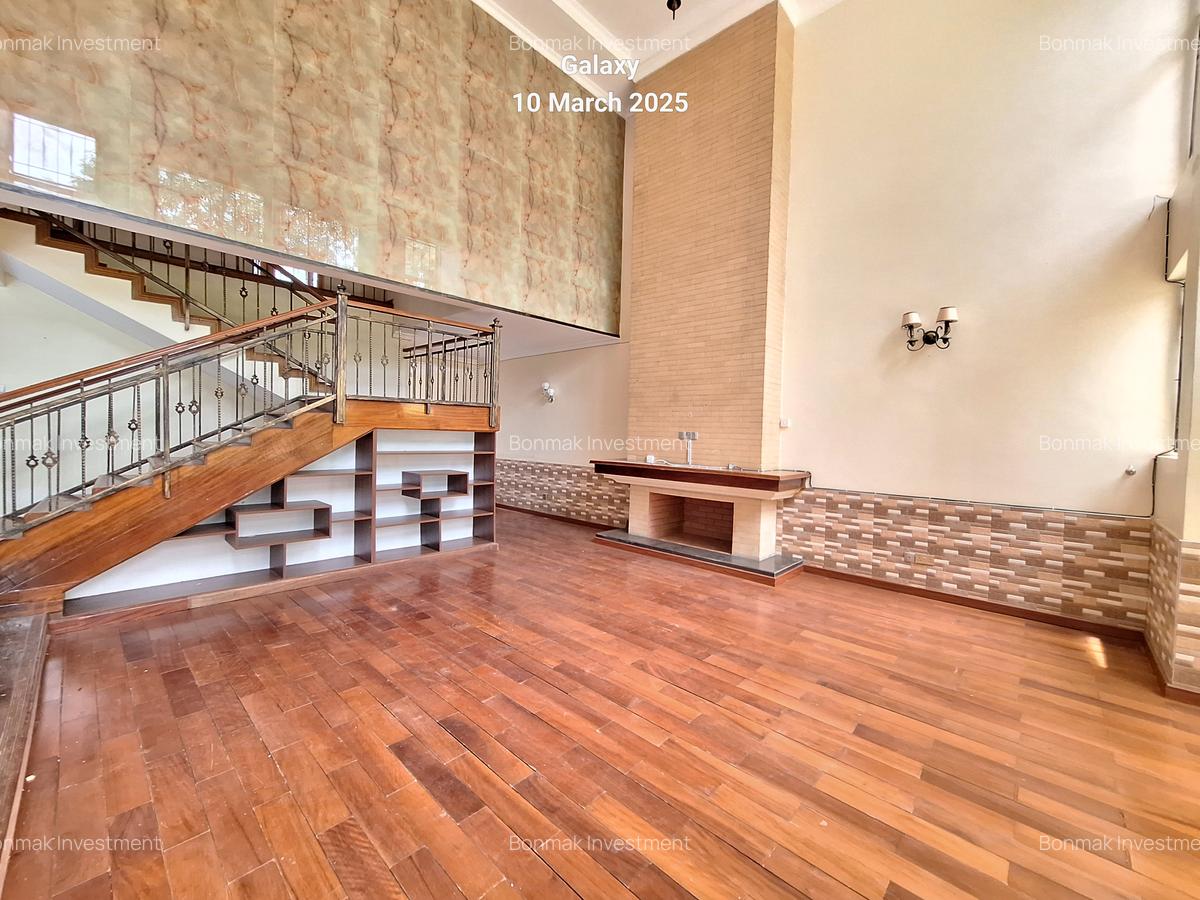 5 Bed Townhouse with En Suite at Lavington Green - 5