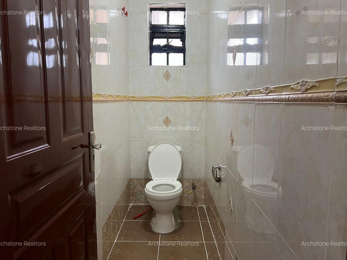 5 Bed House with En Suite in Runda - 11