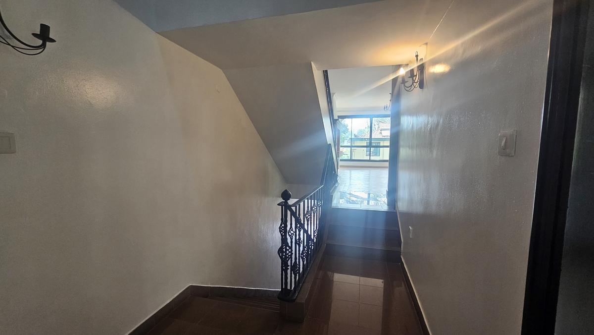 4 Bed Townhouse with En Suite at Kyuna - 7