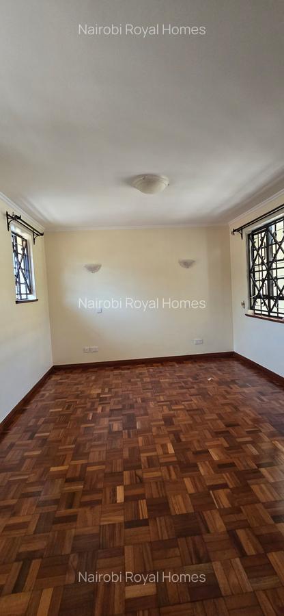 5 Bed Townhouse with En Suite at Lavington Green - 13