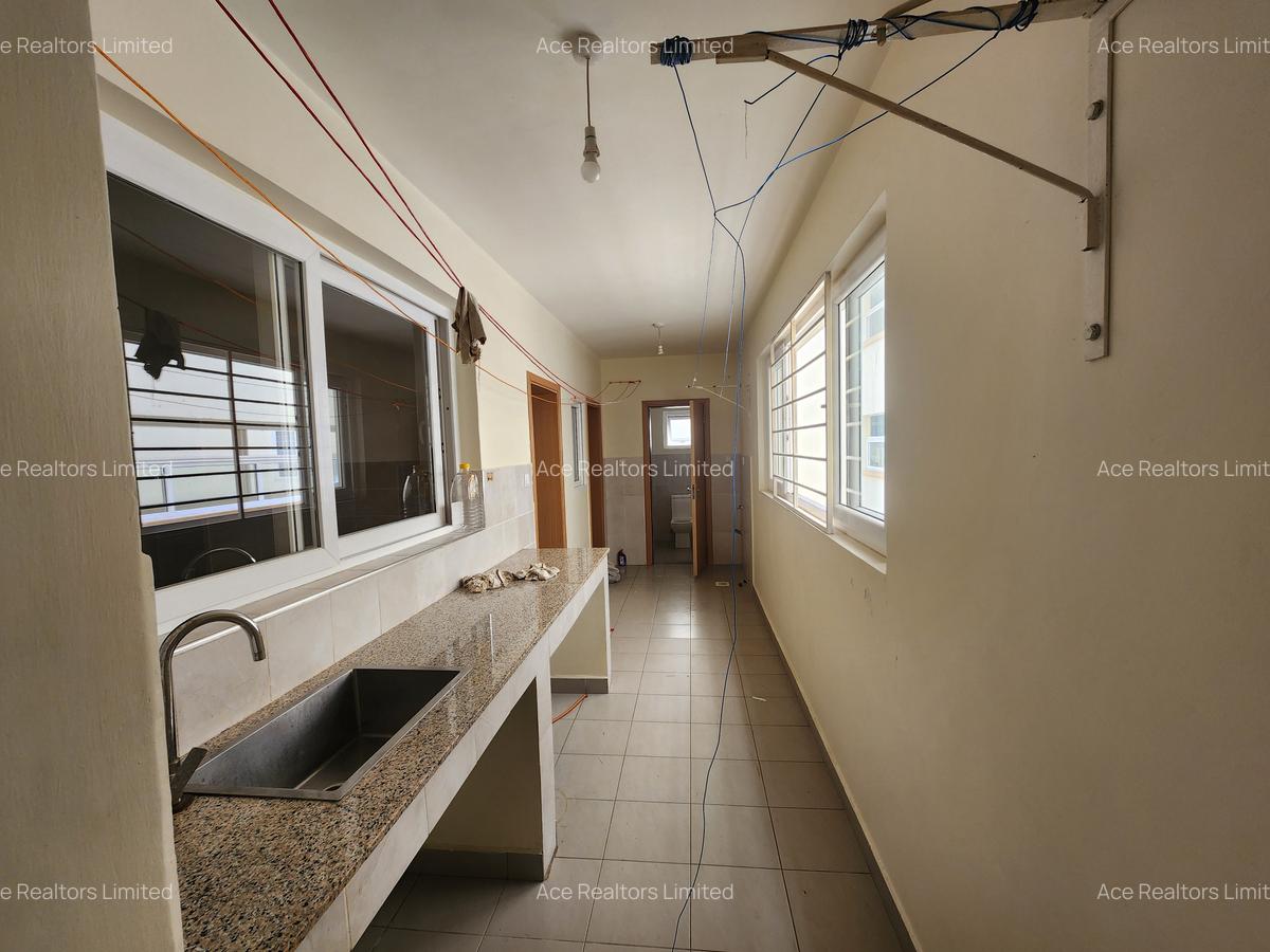 3 Bed Apartment with En Suite at Rhapta Road - 4