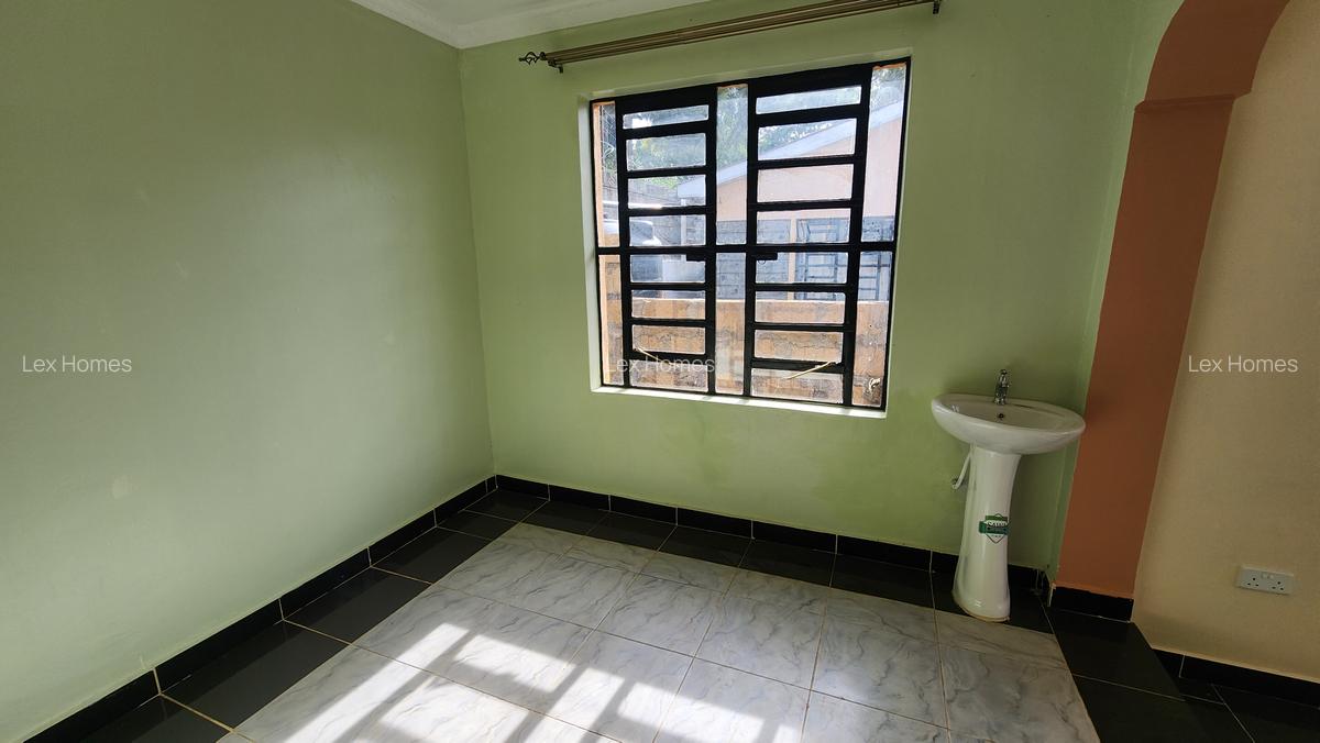 4 Bed House with En Suite at Kahuho - 7