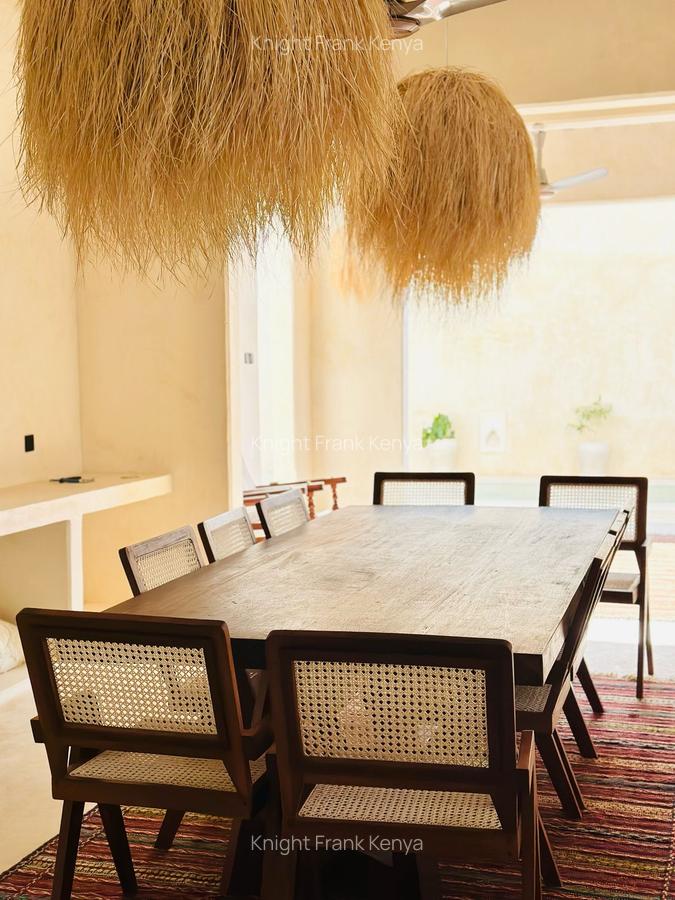 6 Bed House with Swimming Pool in Lamu - 7