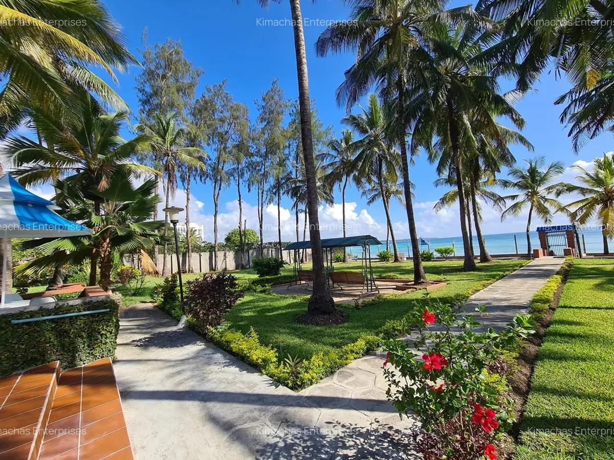 1 Bed Apartment with En Suite at 2Nd Avenue Nyali - 2