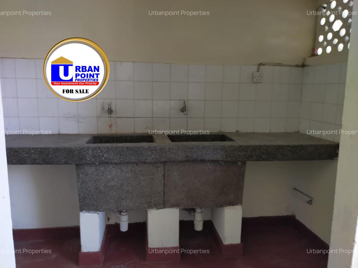 4 Bed House with En Suite in Nyali Area - 2