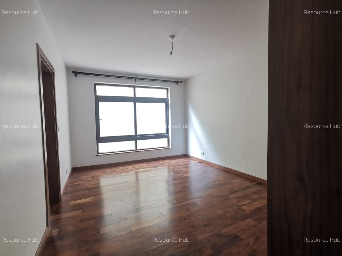 5 Bed Townhouse with En Suite at Lavington Green - 1