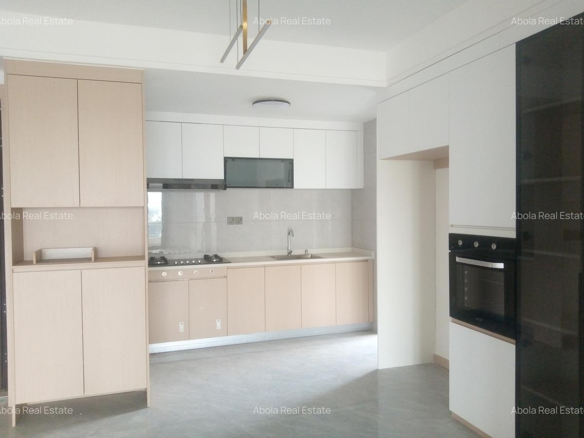 3 Bed Apartment with En Suite in Riverside - 8