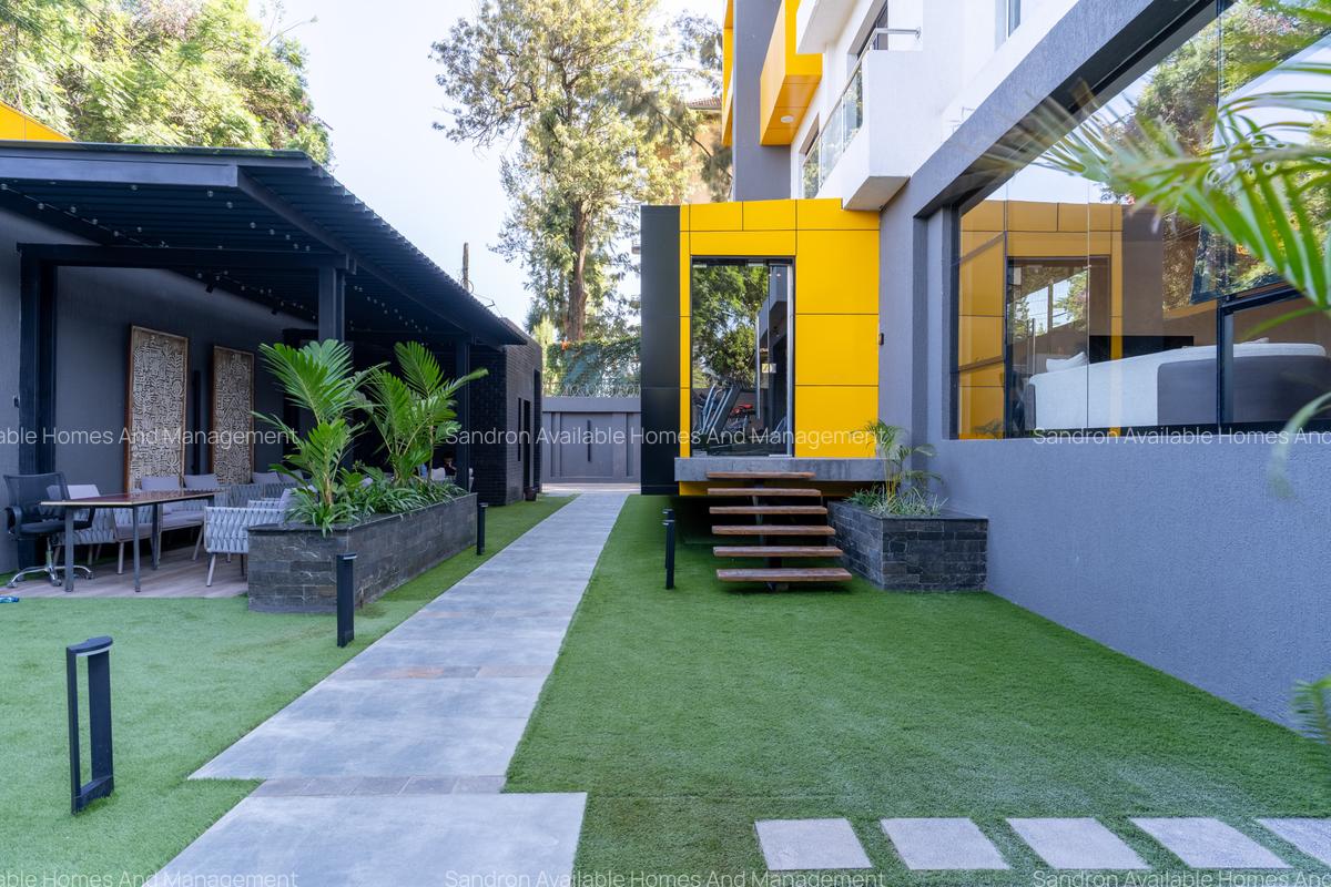 1 Bed Apartment with En Suite in Kilimani - 2