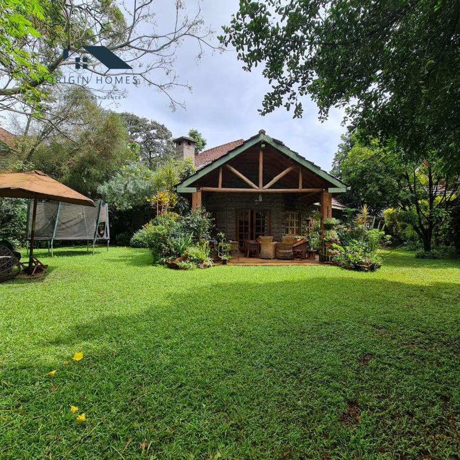 4 Bed House with En Suite at Lavington - 3