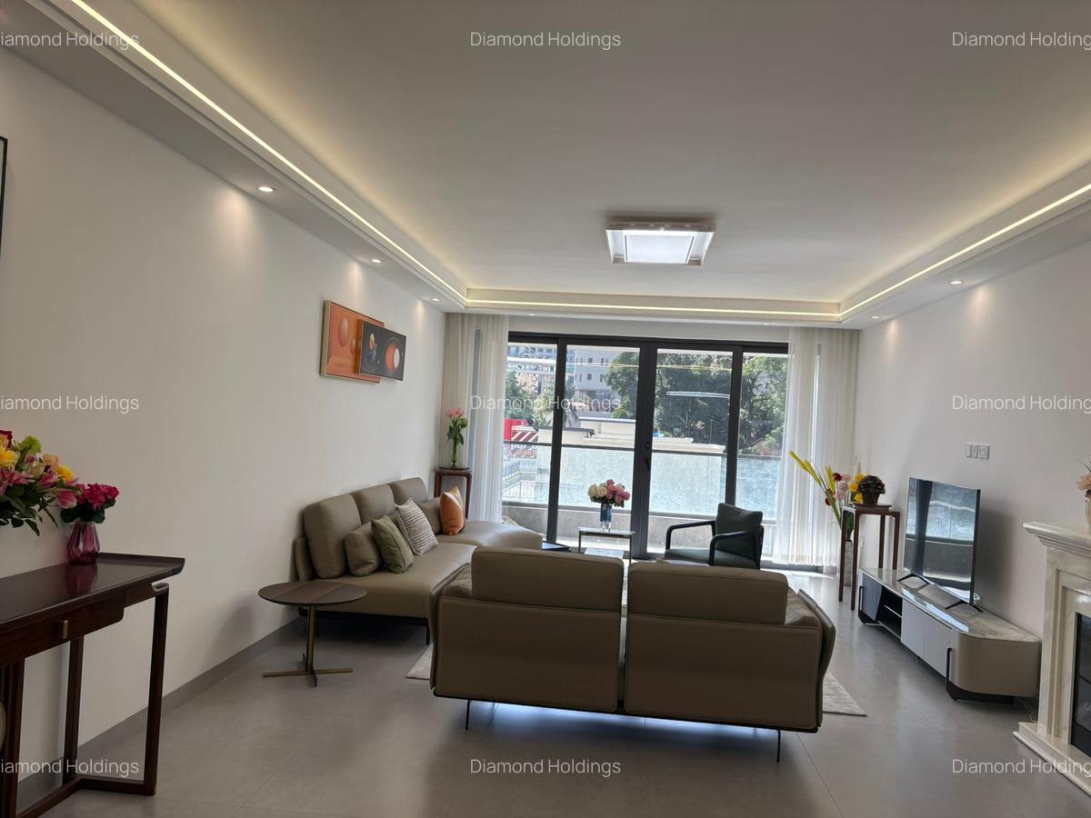 3 Bed Apartment with En Suite in Brookside - 10
