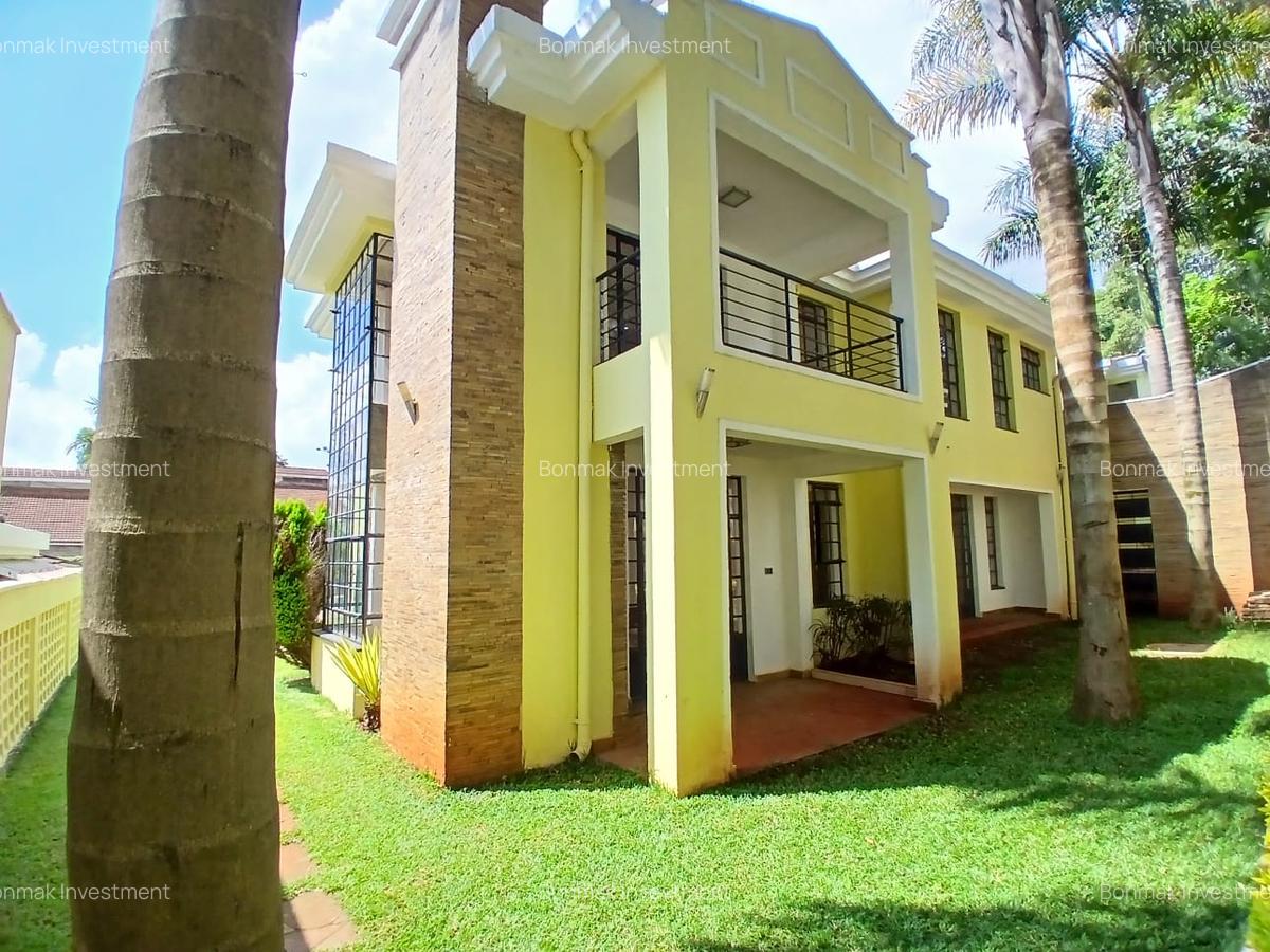 5 Bed Townhouse with En Suite at Lavington Green - 15