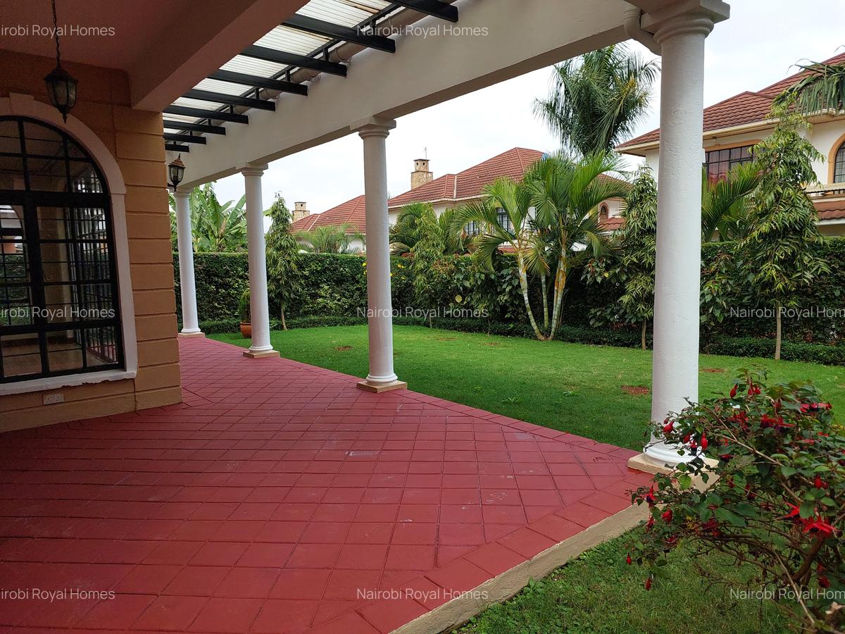 4 Bed House with En Suite at Meadows - 12