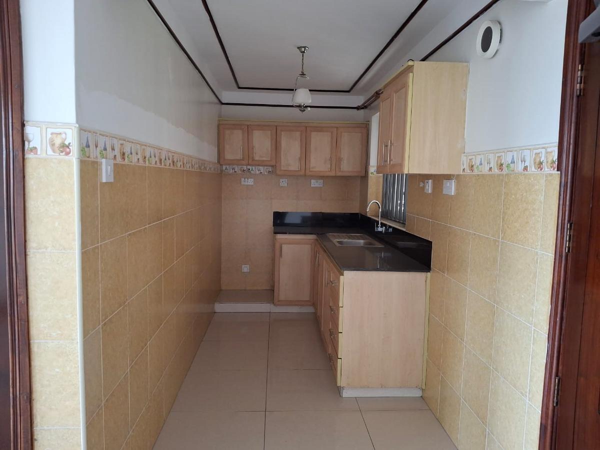 1 Bed Apartment with En Suite at Westlands - 4