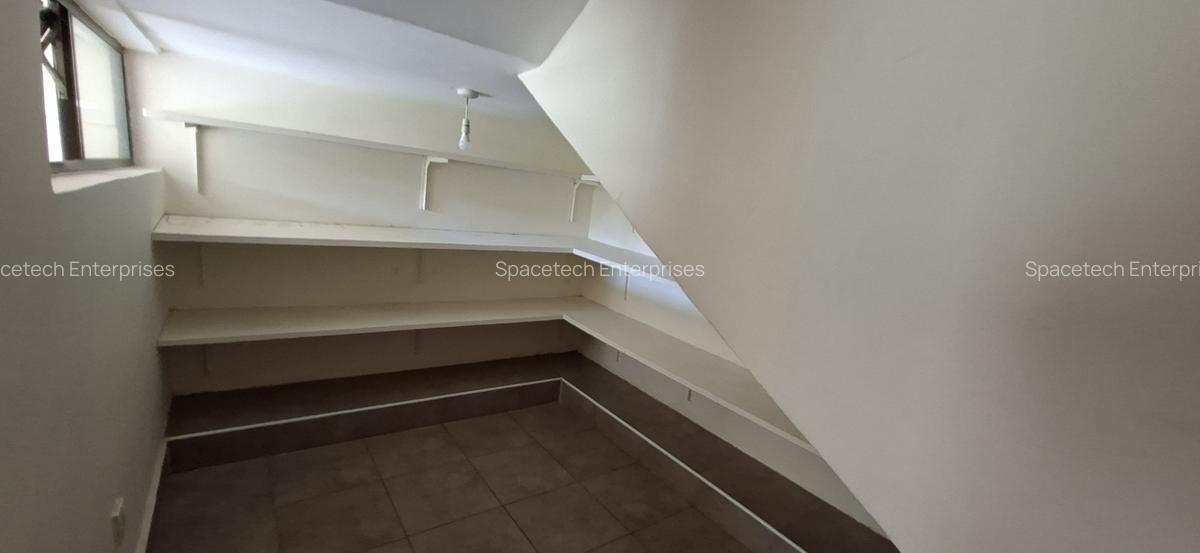 5 Bed Townhouse with En Suite in Westlands Area - 10