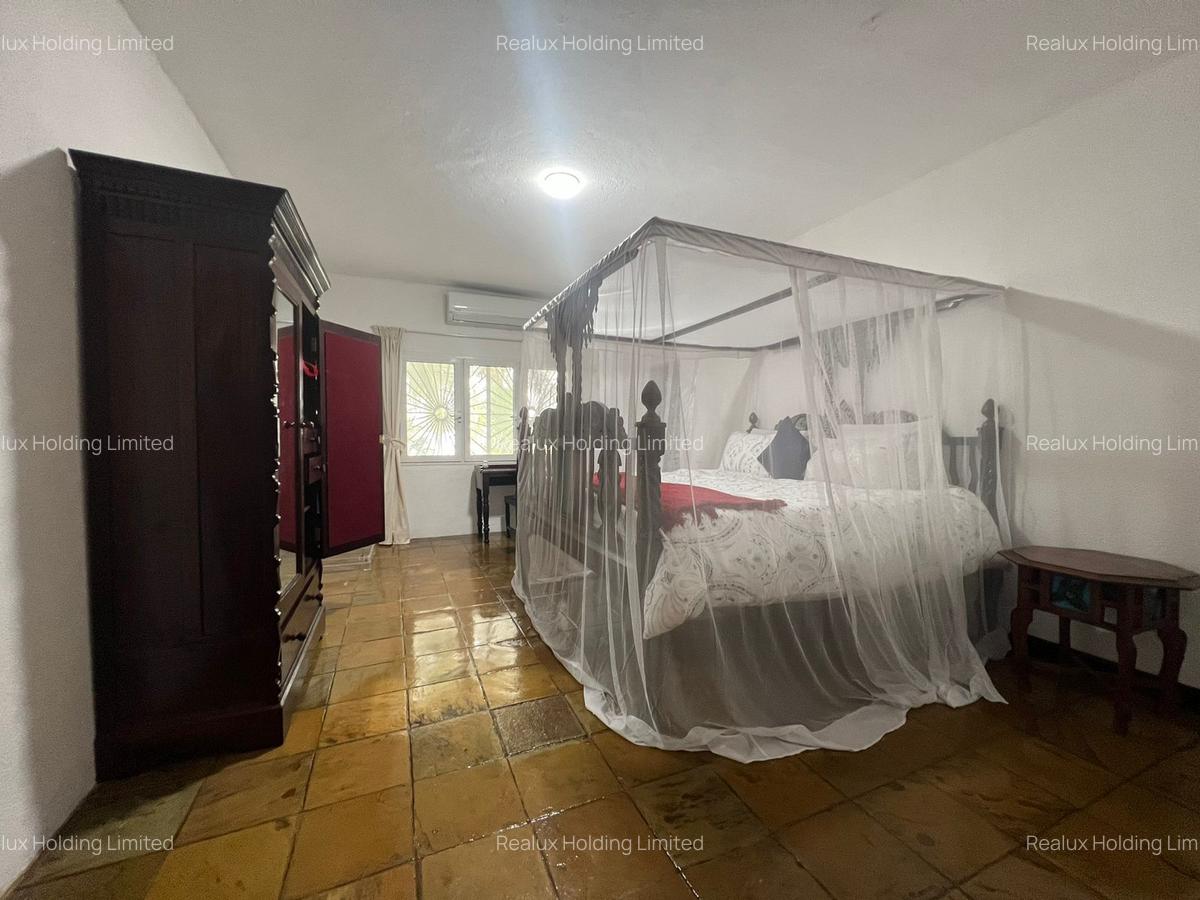 5 Bed House with En Suite in Malindi - 15