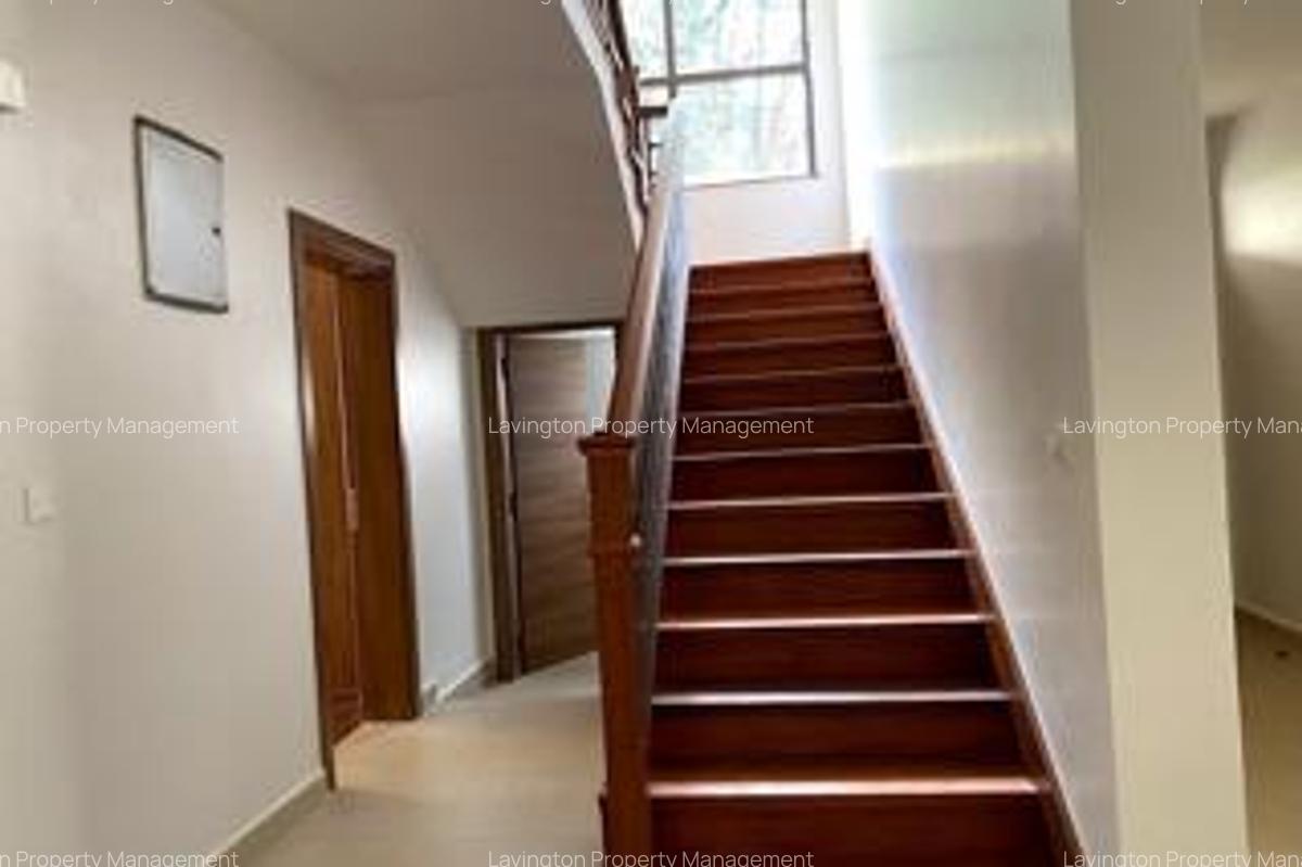 5 Bed Townhouse with En Suite at Lavington Green - 6
