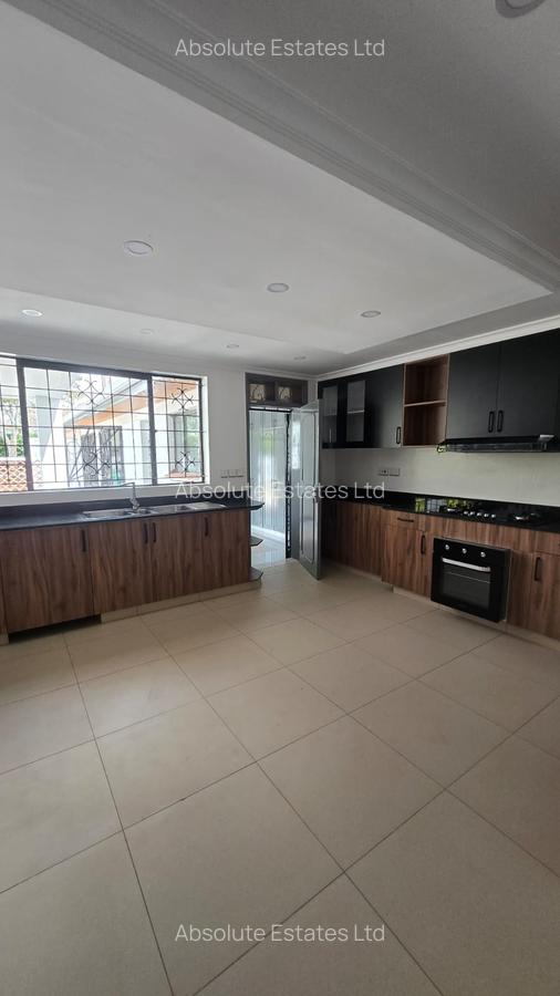 5 Bed Villa with Swimming Pool in Kiambu Road - 7