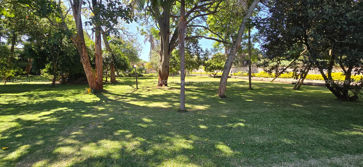 4 Bed House with En Suite at Loresho Road - 8