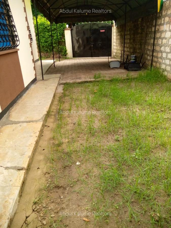 2 Bed House with En Suite at Bamburi - 4