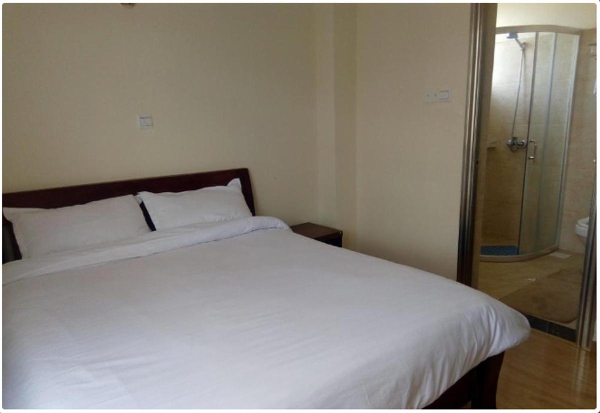 3 Bed Apartment with En Suite at Kindaruma Road - 9