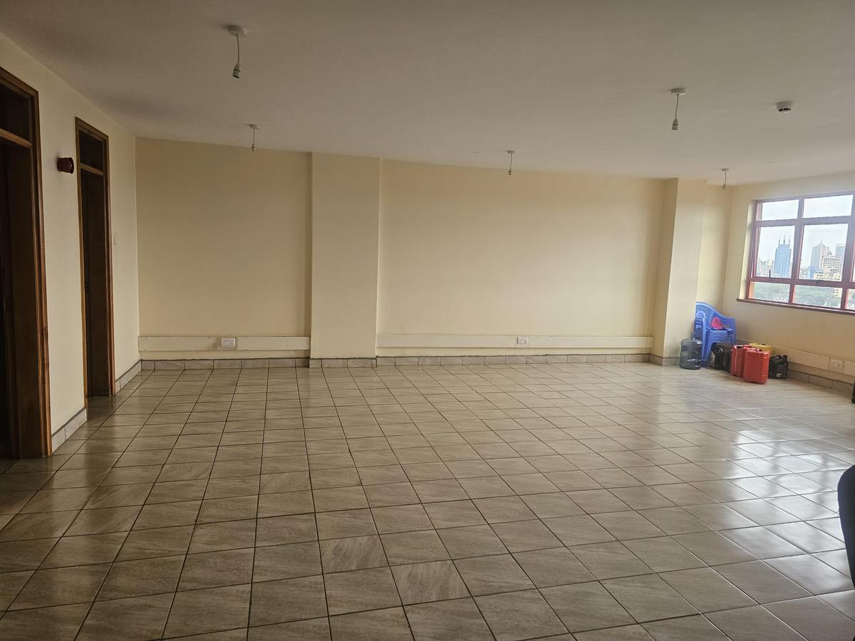 905 ft² Office with Service Charge Included at Ngara - 15