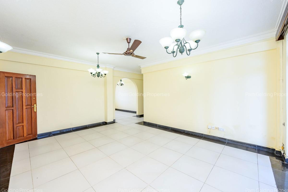 4 Bed Apartment with En Suite at Oceanic Road - 1