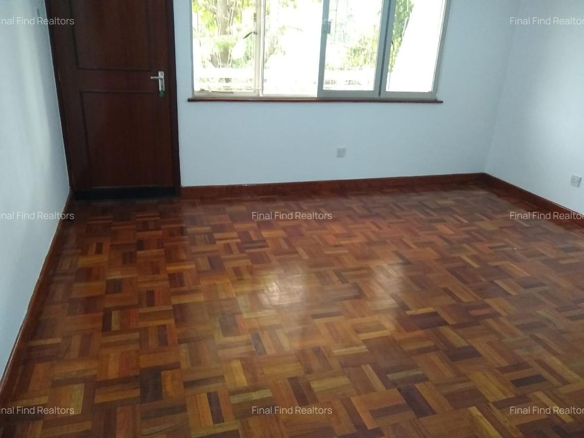 4 Bed House with Garden in Runda - 14