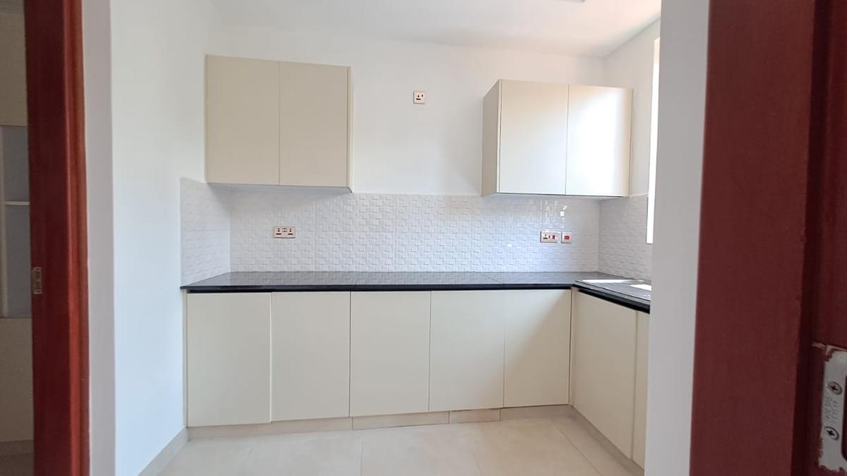 5 Bed Townhouse with En Suite in Lavington - 14