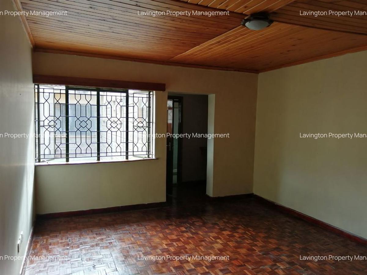 5 Bed House with En Suite at Lavington Green - 18