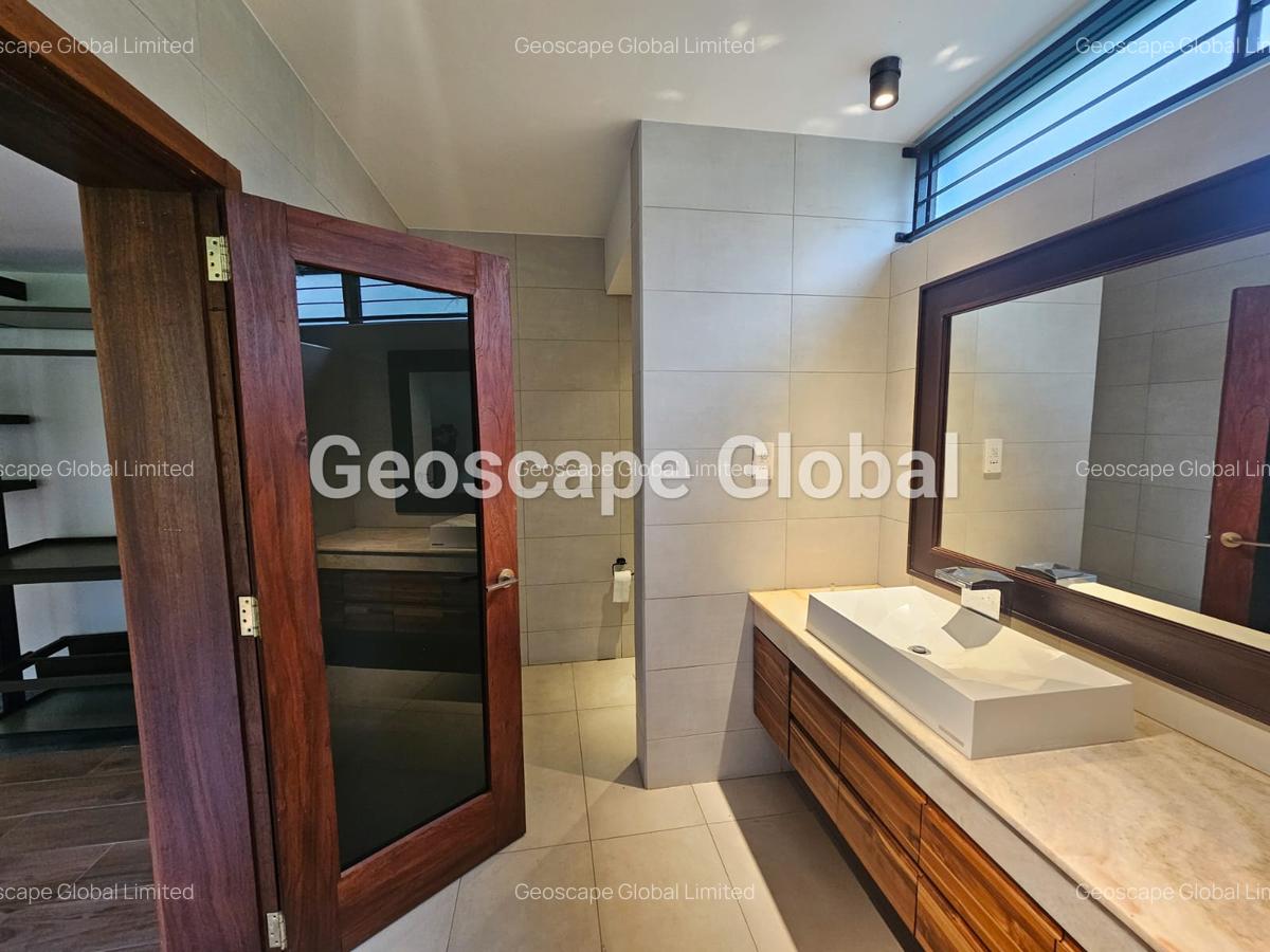 Furnished 2 Bed Apartment with En Suite in Gigiri - 8