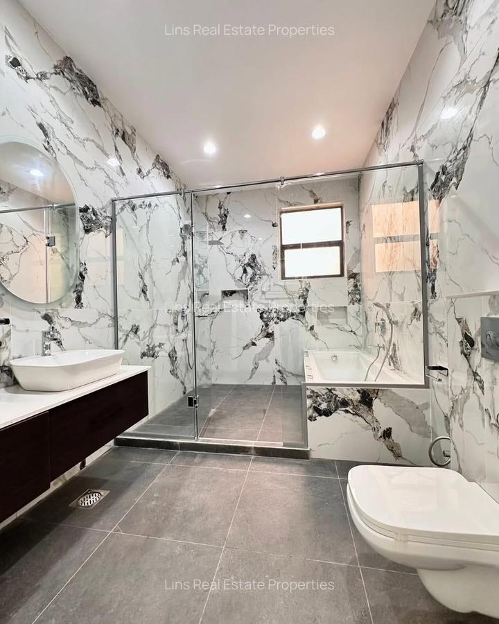 5 Bed Townhouse with En Suite in Lavington - 10