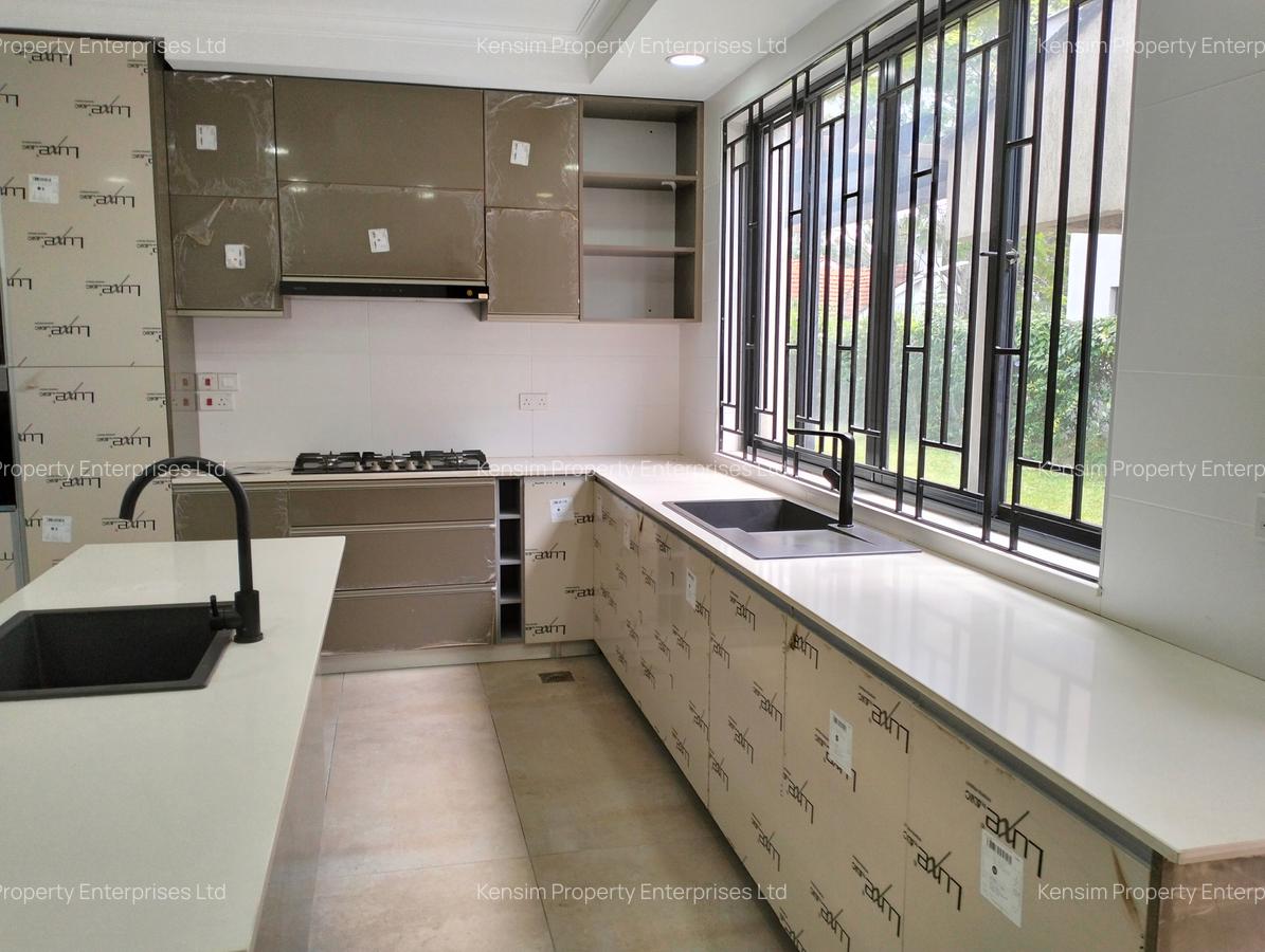 6 Bed Townhouse with En Suite in Lavington - 14