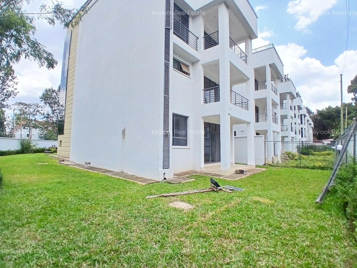 4 Bed Townhouse with En Suite at Lavington - 3