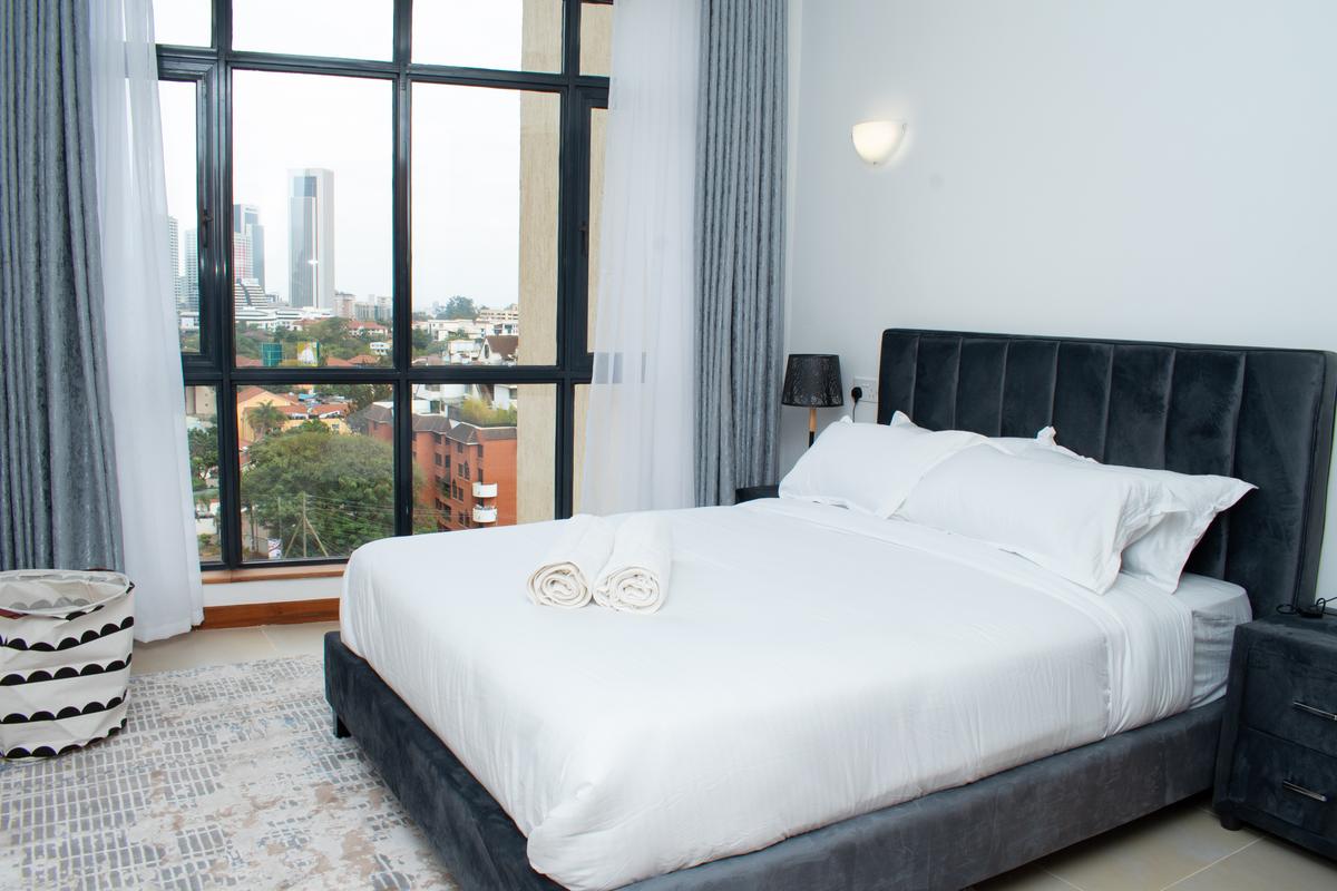 Serviced 2 Bed Apartment with En Suite at Lantana Road - 6
