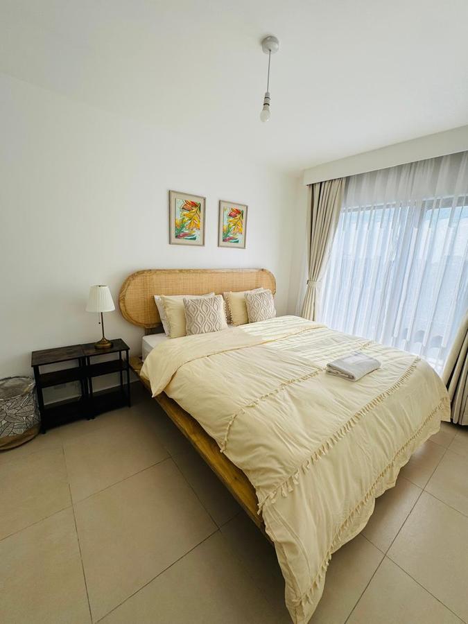 Serviced 1 Bed Apartment with En Suite in Lavington - 2