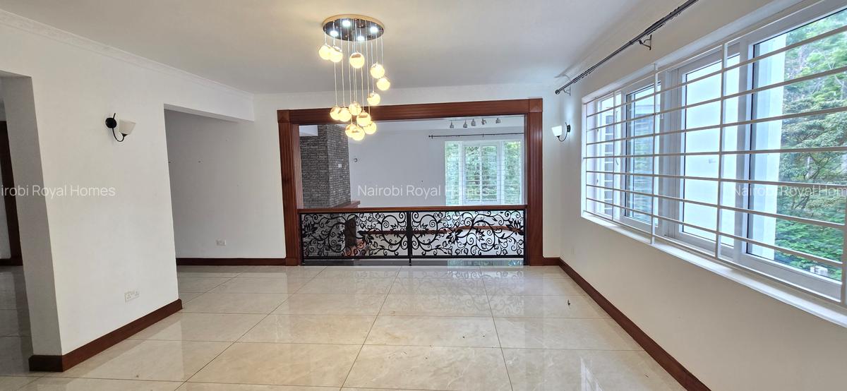 5 Bed House with En Suite at Rosslyn Lone Tree - 10