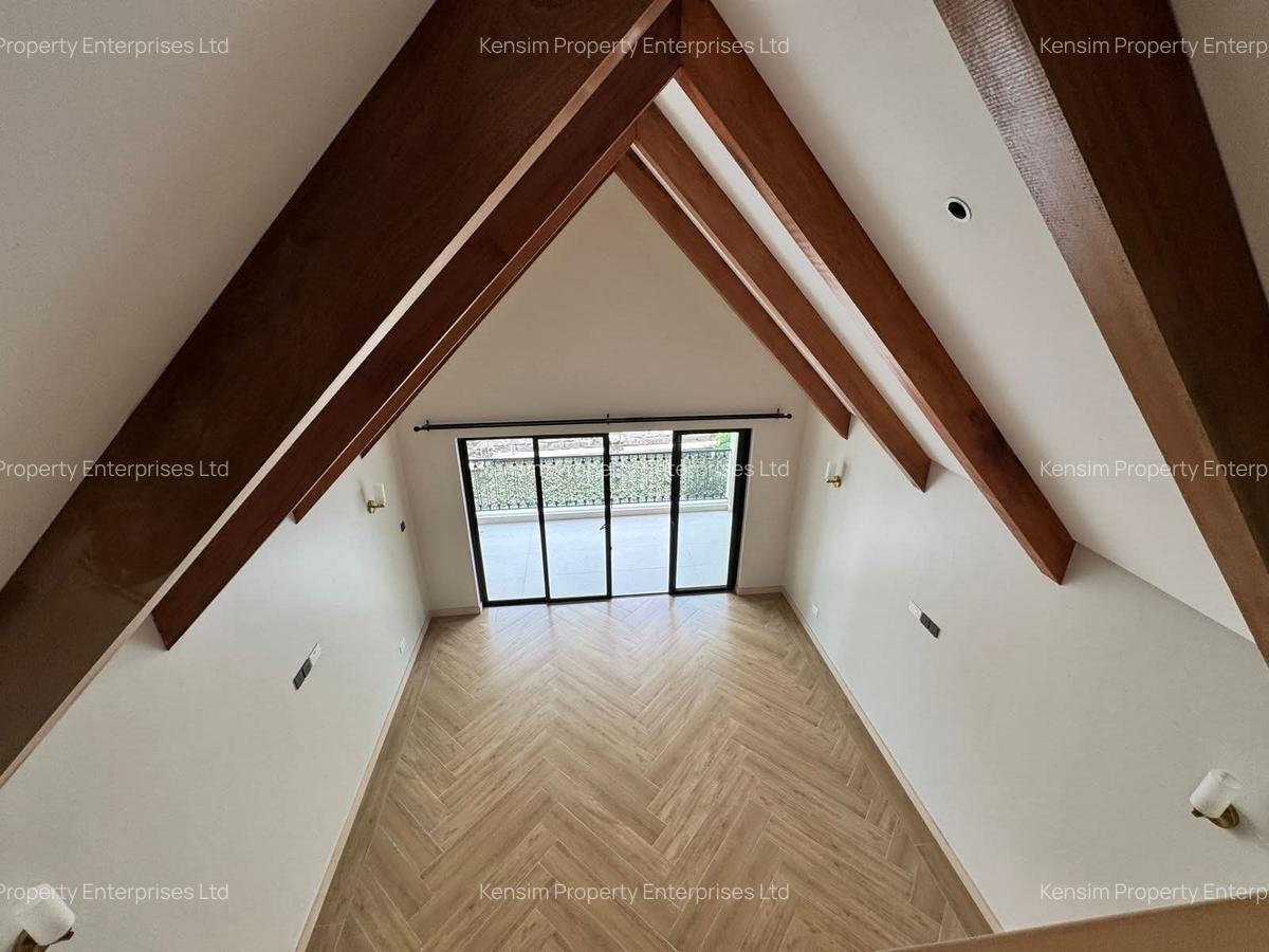 6 Bed Townhouse with En Suite in Lavington - 13