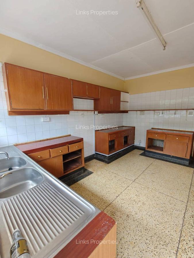 3 Bed House with En Suite at Bogani Road - 4