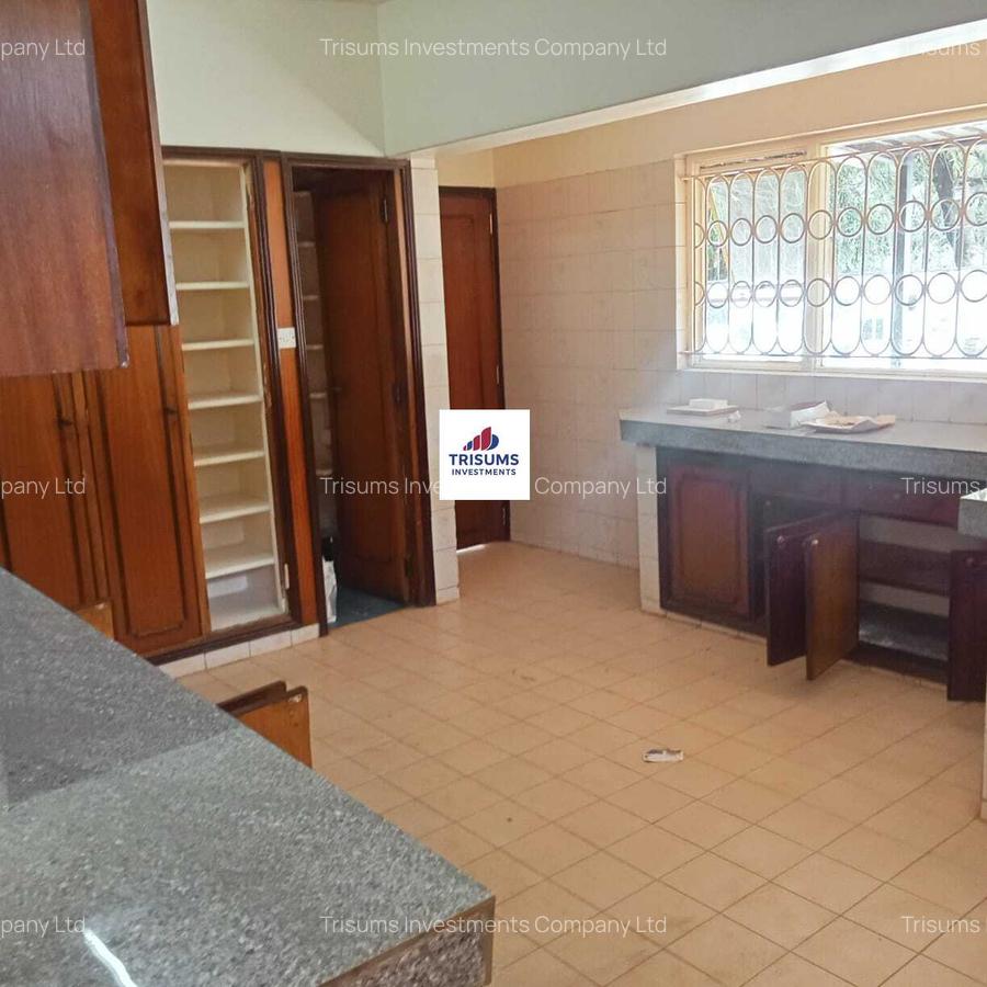 5 Bed House with En Suite in Westlands Area - 8