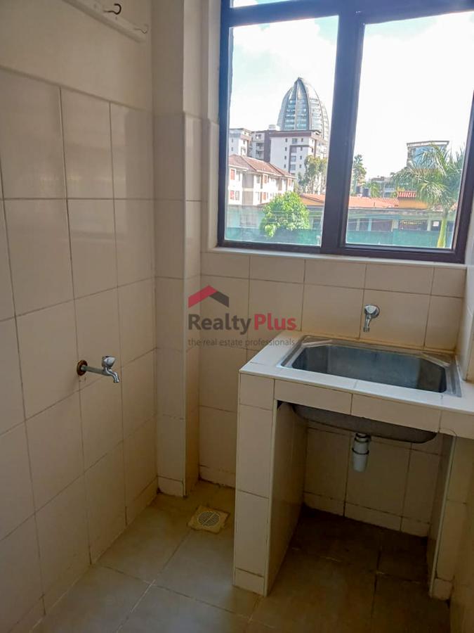 2 Bed Apartment with En Suite in Kilimani - 10