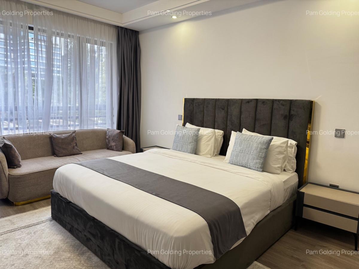 3 Bed Apartment with En Suite in Riverside - 10