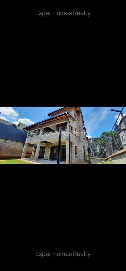 5 Bed Townhouse with En Suite in Lavington - 12