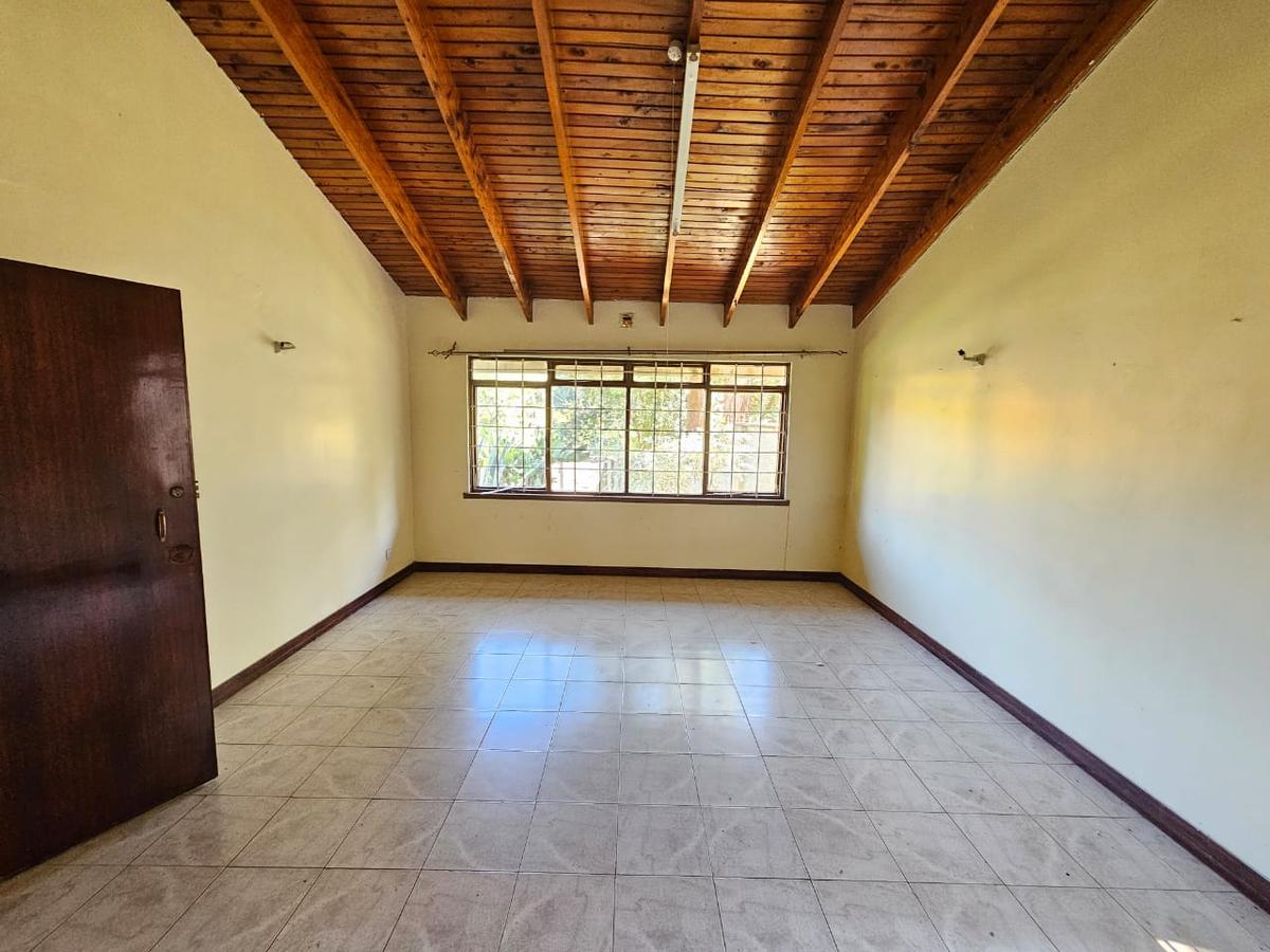 4 Bed House with En Suite in Runda - 13